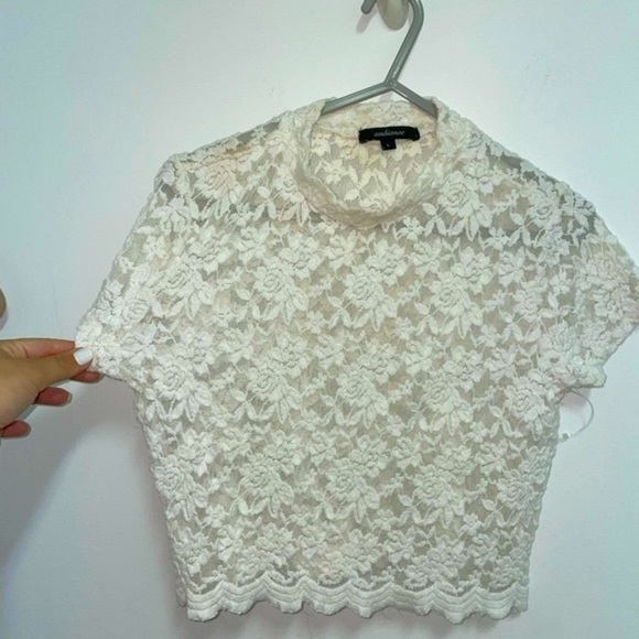 𝅺ambiance Lace Crop Top - Picture 8 of 11